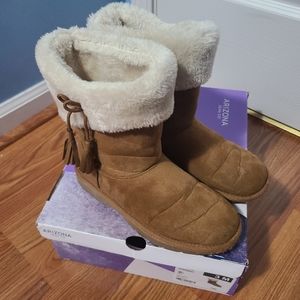 Arizona Jean Co. Girl boots size 3